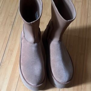 UGG Women's Tan Boots